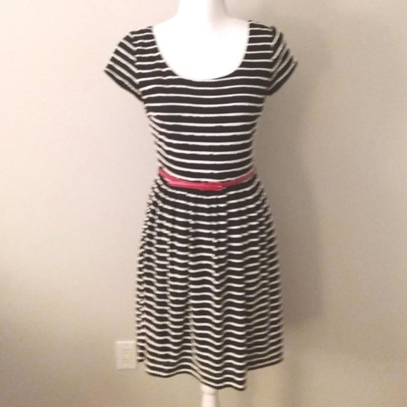 Bundle of 8 Dresses All Size Small by Great Designers - Picture 7 of 9